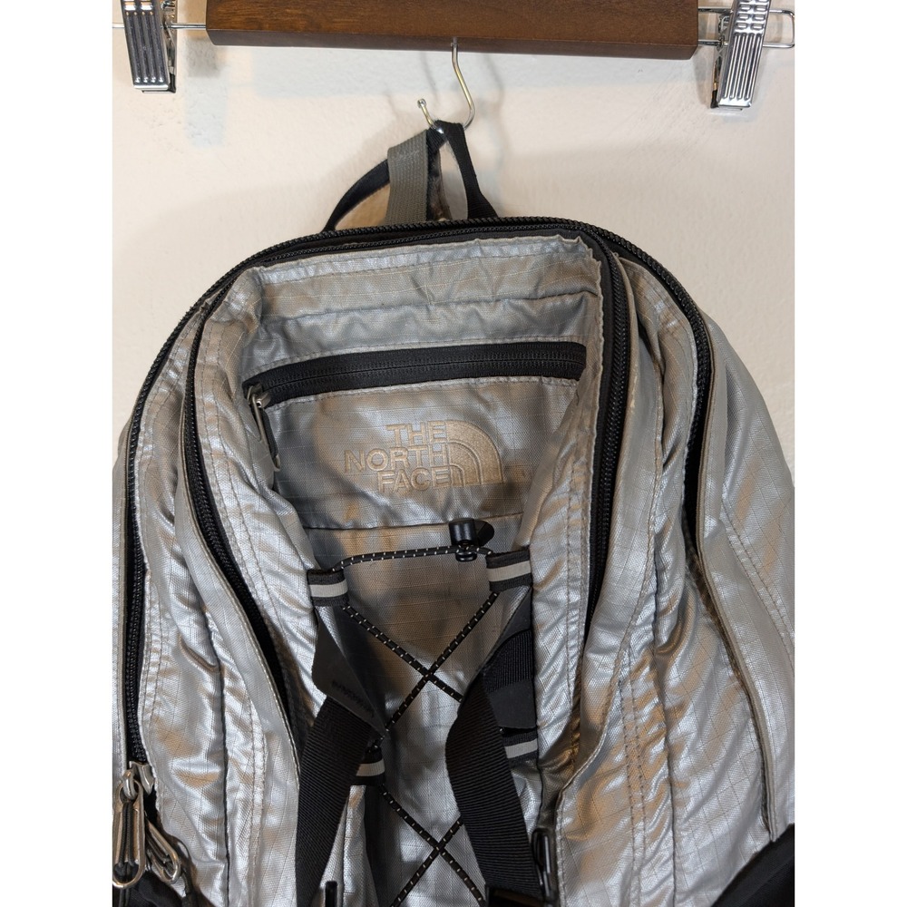 North Face Borealis Backpack Silver Black Ripstop Hiking Daypack Mens LOOK - Picture 3 of 11